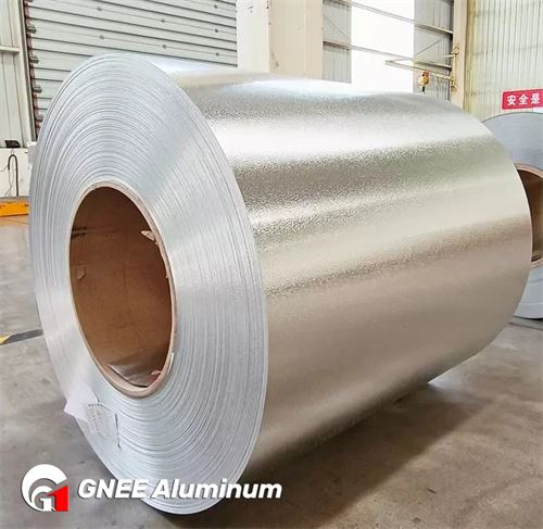 Jumbo-Rolle aus Aluminiumfolie in Lebensmittelqualität